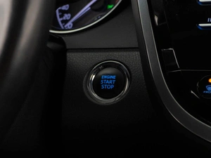 Седан Toyota Camry 2020 года, 2449999 рублей, Москва