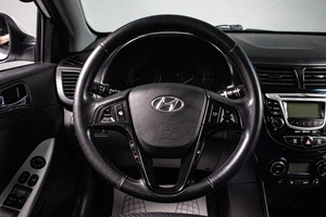 Седан Hyundai Solaris 2013 года, 769000 рублей, Сургут