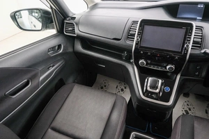 Минивэн Nissan Serena 2018 года, 1849000 рублей, Красноярск