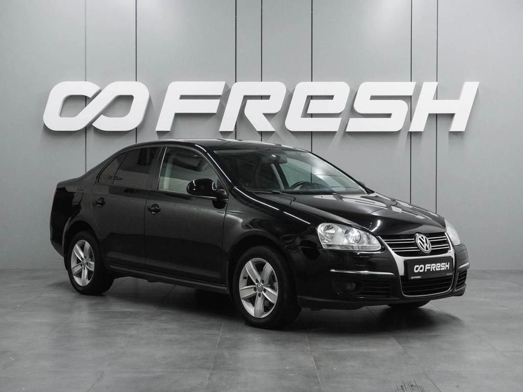 Седан Volkswagen Jetta 2010 года, 798000 рублей, Воронеж