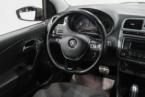 Седан Volkswagen Polo 2016 года, 1129000 рублей, Новокузнецк