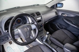 Седан Toyota Corolla 2013 года, 1049000 рублей, Пермь