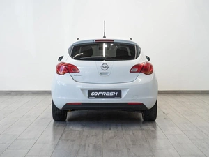 Хетчбэк Opel Astra 2012 года, 819000 рублей, Саратов