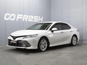 Седан Toyota Camry 2018 года, 2870000 рублей, Омск