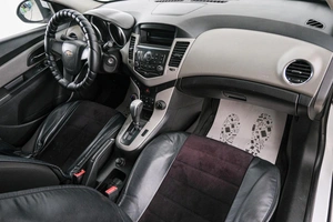 Седан Chevrolet Cruze 2011 года, 669000 рублей, Красноярск