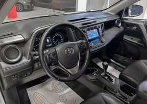 Внедорожник Toyota RAV4 2016 года, 2530000 рублей, Красноярск