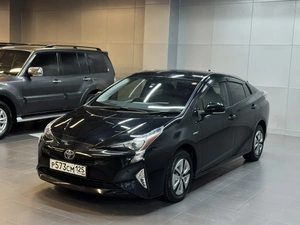Лифтбек Toyota Prius 2016 года, 1897000 рублей, Красноярск