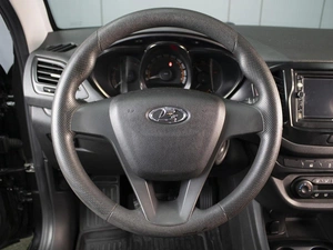 Седан ВАЗ (LADA) Vesta 2018 года, 710000 рублей, Омск