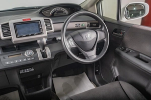Минивэн Honda Freed 2013 года, 1249000 рублей, Томск