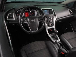 Хетчбэк Opel Astra GTC 2012 года, 859000 рублей, Воронеж