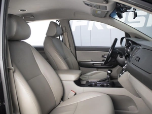 Минивэн Kia Carnival 2018 года, 2300000 рублей, Омск