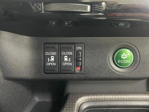 Минивэн Honda Stepwgn 2015 года, 1599000 рублей, Ачинск