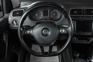 Седан Volkswagen Polo 2017 года, 1369000 рублей, Тюмень