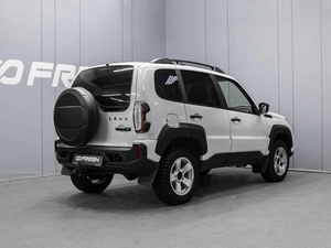 Внедорожник ВАЗ (LADA) Niva Travel 2023 года, 1060000 рублей, Омск