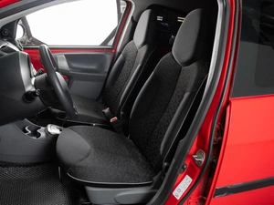 Хетчбэк Peugeot 107 2011 года, 530000 рублей, Тюмень