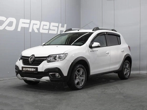Хетчбэк Renault Sandero 2021 года, 1300000 рублей, Омск