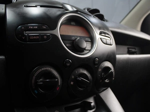 Хетчбэк Mazda 2 2008 года, 750000 рублей, Омск