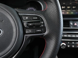 Седан Kia Optima 2016 года, 1899000 рублей, Кирилловка