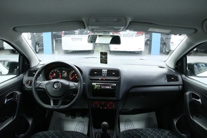 Седан Volkswagen Polo 2018 года, 768000 рублей, Солонцы