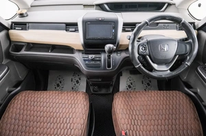 Минивэн Honda Freed 2017 года, 1389000 рублей, Красноярск