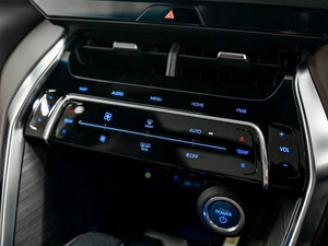 Внедорожник Toyota Harrier 2022 года, 4305000 рублей, Красноярск