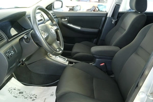 Хетчбэк Toyota Corolla 2006 года, 889000 рублей, Омск