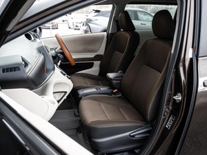 Минивэн Toyota Sienta 2019 года, 1680000 рублей, Краснодар