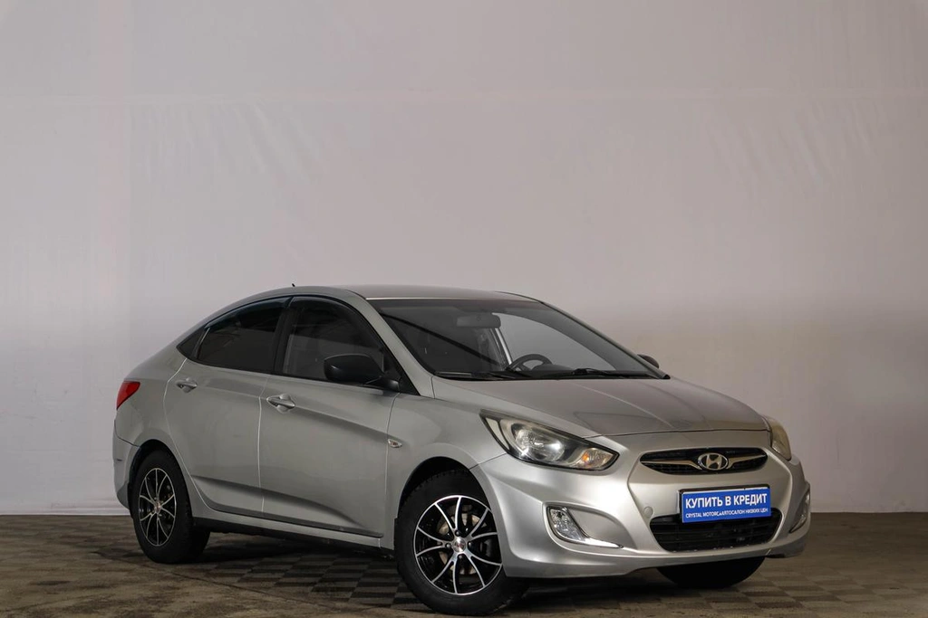 Седан Hyundai Solaris 2012 года, 779000 рублей, Тюмень