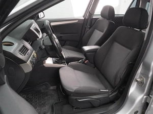 Универсал Opel Astra 2009 года, 559000 рублей, Воронеж