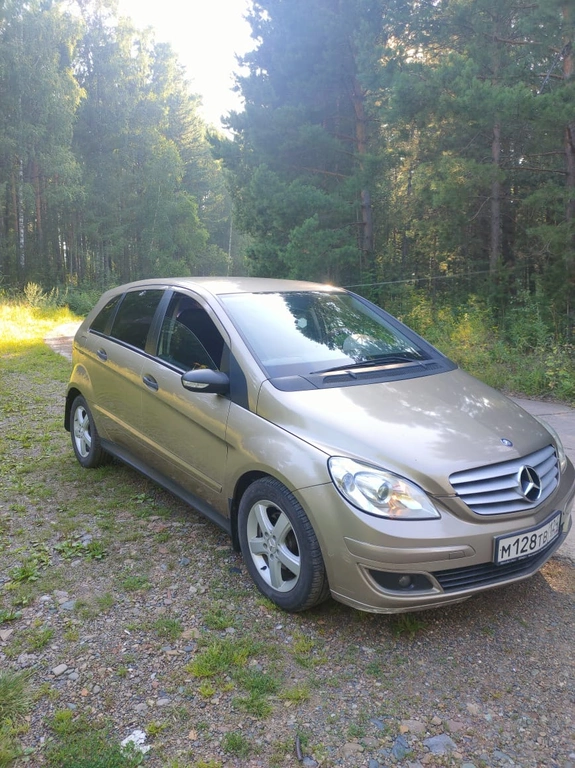 Хетчбэк Mercedes-Benz B-класс 2005 года, 600000 рублей, Дивногорск