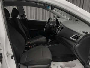 Седан Hyundai Solaris 2019 года, 990000 рублей, Красноярск