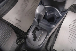 Хетчбэк Toyota Vitz 2017 года, 1049000 рублей, Томск
