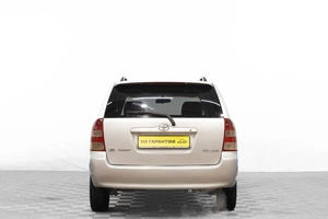 Универсал Toyota Corolla Fielder 2000 года, 589000 рублей, Барнаул