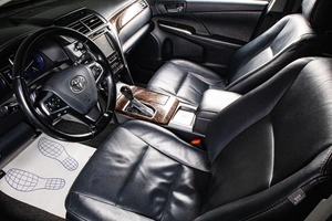 Седан Toyota Camry 2017 года, 2439000 рублей, Сургут
