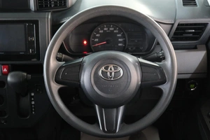 Минивэн Toyota Roomy 2018 года, 1089000 рублей, Омск