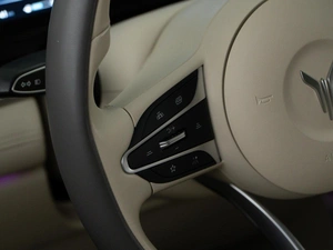 Минивэн Voyah Dream 2023 года, 5250050 рублей, Москва