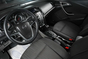 Хетчбэк Opel Astra 2010 года, 1019000 рублей, Тюмень