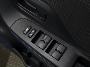 Хетчбэк Toyota Vitz 2017 года, 885000 рублей, Омск