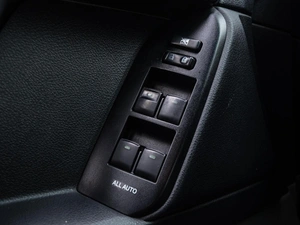 Внедорожник Toyota Land Cruiser Prado 2011 года, 2749000 рублей, Волгоград