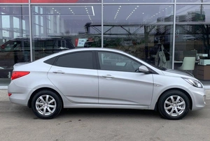 Седан Hyundai Solaris 2014 года, 975000 рублей, Солонцы