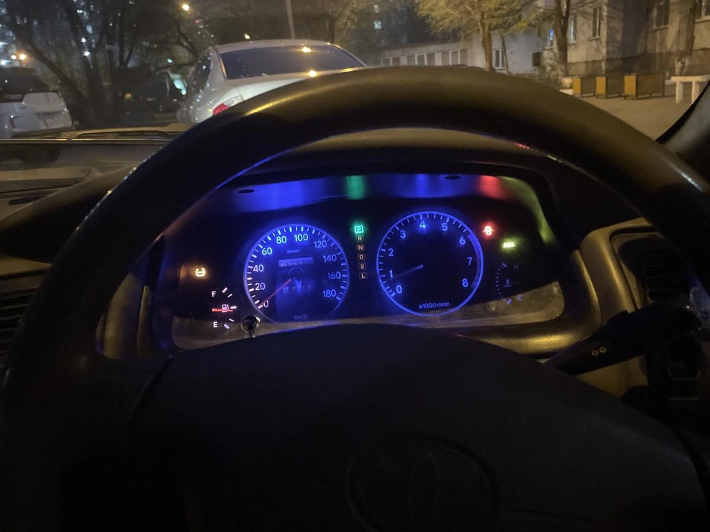 Универсал Toyota Corolla 1999 года, 220000 рублей, Красноярск