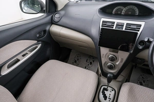 Седан Toyota Belta 2005 года, 549000 рублей, Красноярск