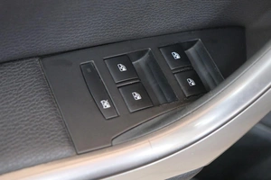 Хетчбэк Opel Astra 2012 года, 829000 рублей, Омск