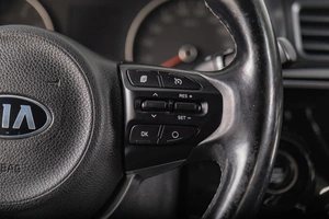 Седан Kia Rio 2017 года, 1449000 рублей, Томск