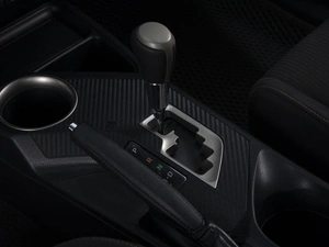 Внедорожник Toyota RAV4 2015 года, 2040000 рублей, Омск