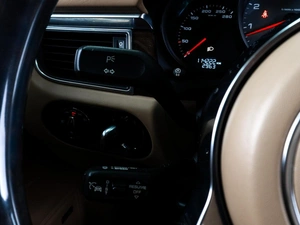 Внедорожник Porsche Macan S 2014 года, 2488070 рублей, Тюмень