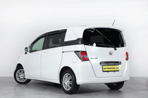 Минивэн Honda Freed 2014 года, 1299000 рублей, Новосибирск