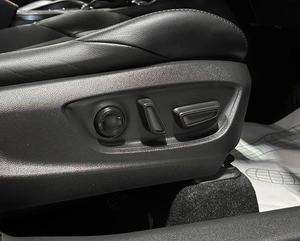 Внедорожник Toyota Corolla Cross 2021 года, 2697000 рублей, Красноярск