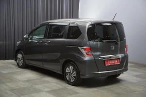 Минивэн Honda Freed 2015 года, 997000 рублей, Красноярск