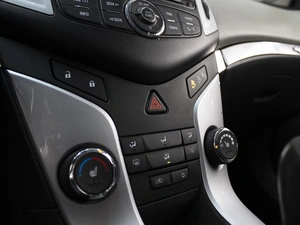 Седан Chevrolet Cruze 2012 года, 580000 рублей, Омск